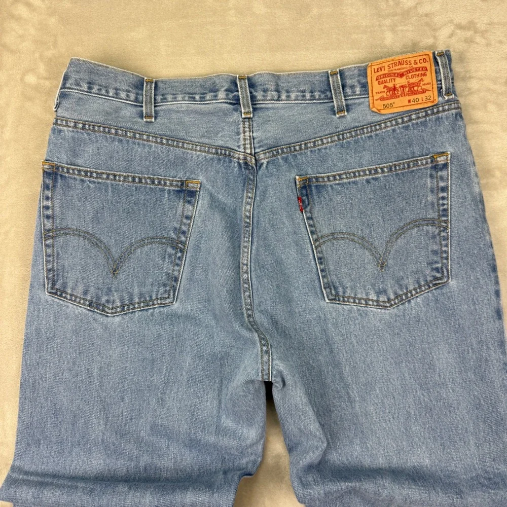 Levis shipping fast
